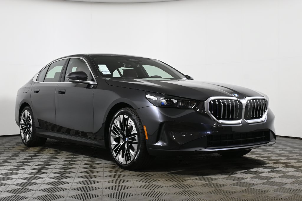 Used 2026 BMW 530i xDrive w/ Premium Package AWD/4WD image 9