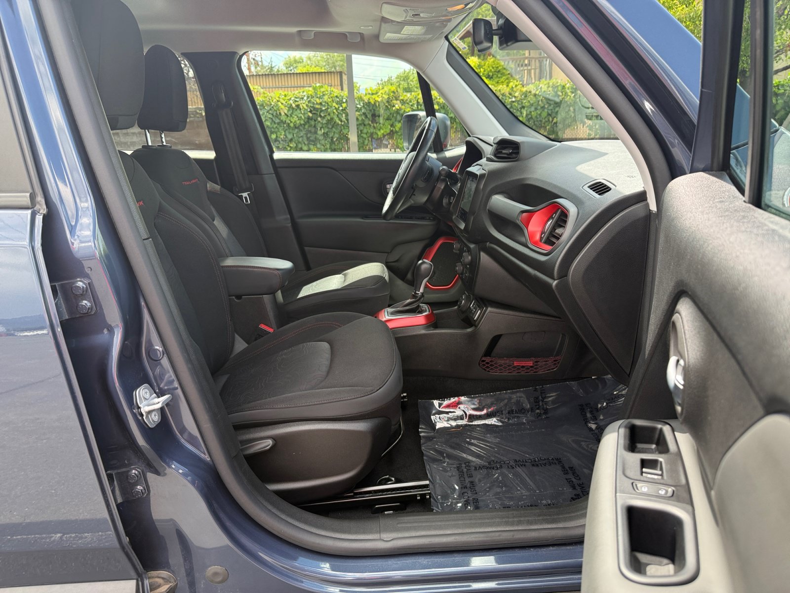 Used 2020 Jeep Renegade Trailhawk w/ UConnect 8.4 Nav Group AWD/4WD image 29