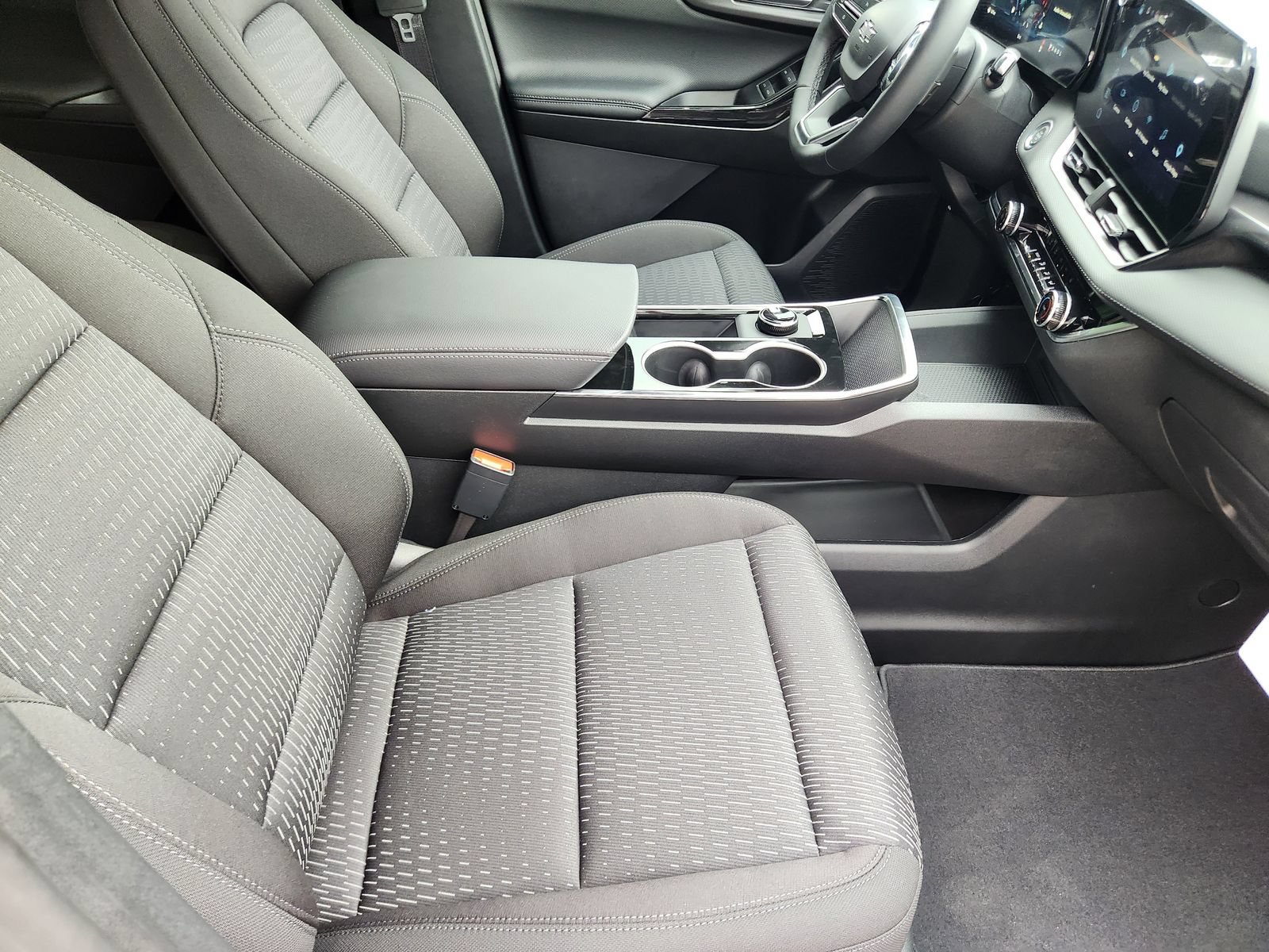 New 2027 Chevrolet Equinox LT w/ Midnight Edition FWD image 14