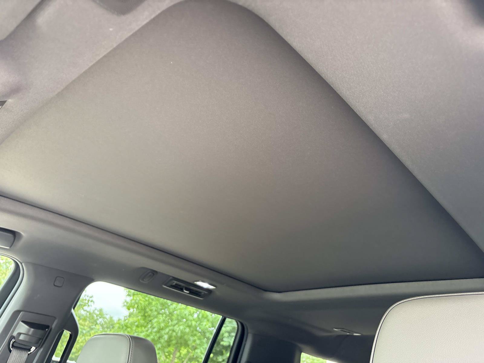 Used 2023 GMC Yukon XL SLT AWD/4WD image 16
