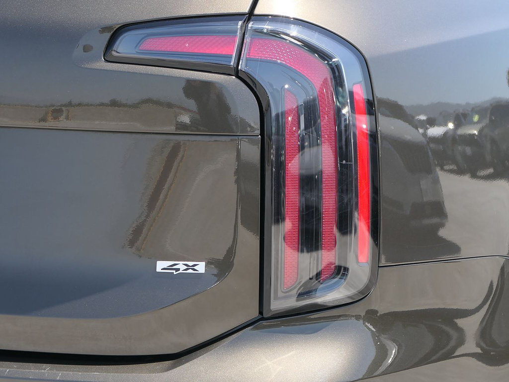 Used 2023 Kia Telluride EX w/ EX Captain's Chair Package AWD/4WD image 4