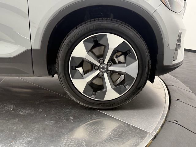 Certified 2025 Volvo XC40 B5 Plus image 9