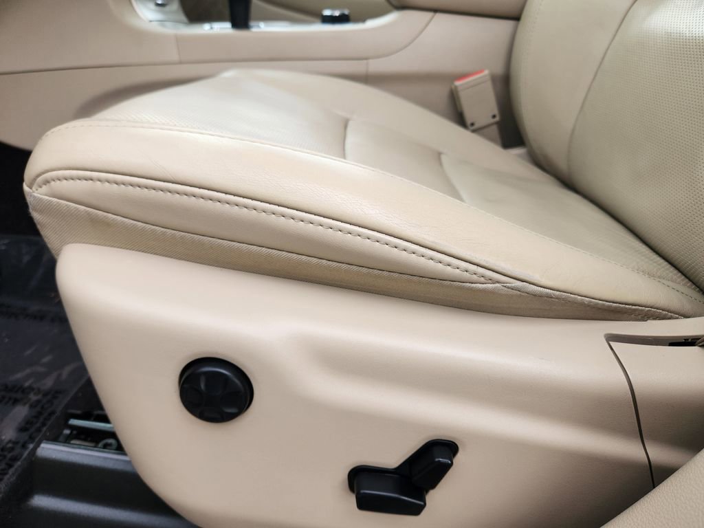 Used 2015 Jeep Grand Cherokee Limited w/ Luxury Group II image 9