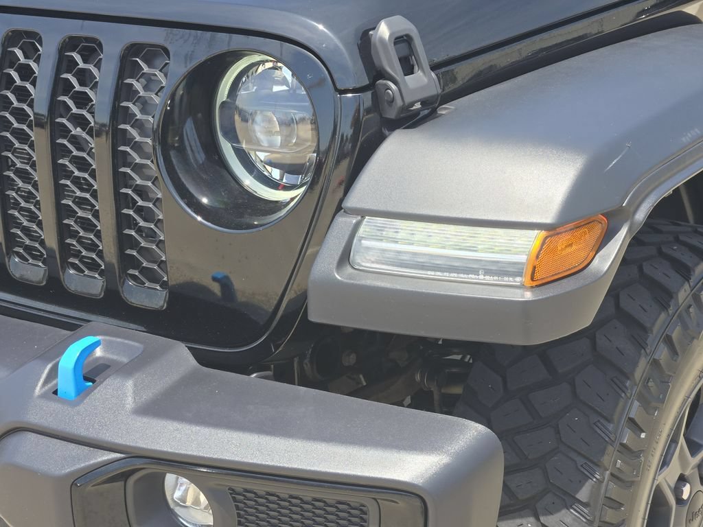 Used 2023 Jeep Wrangler Unlimited w/ Cold Weather Group AWD/4WD image 10