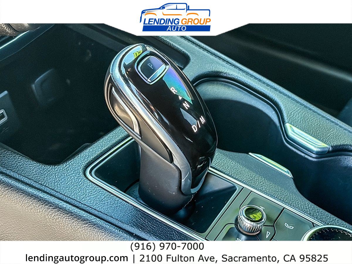 Used 2020 Cadillac XT4 Premium Luxury w/ Cold Weather Package FWD image 18