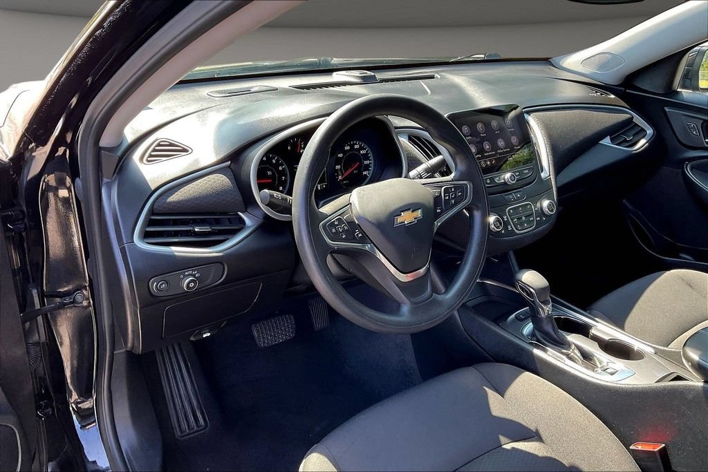 Used 2025 Chevrolet Malibu LT FWD image 20