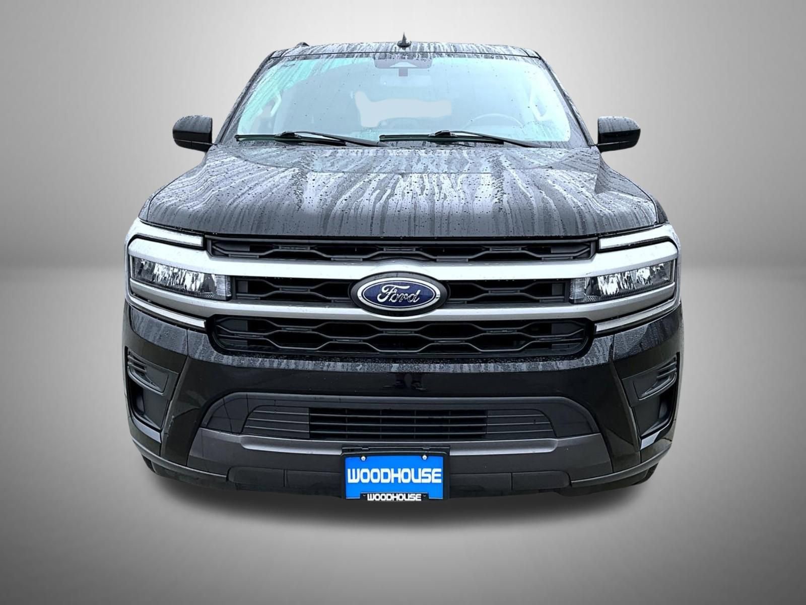 Used 2024 Ford Expedition XLT image 2