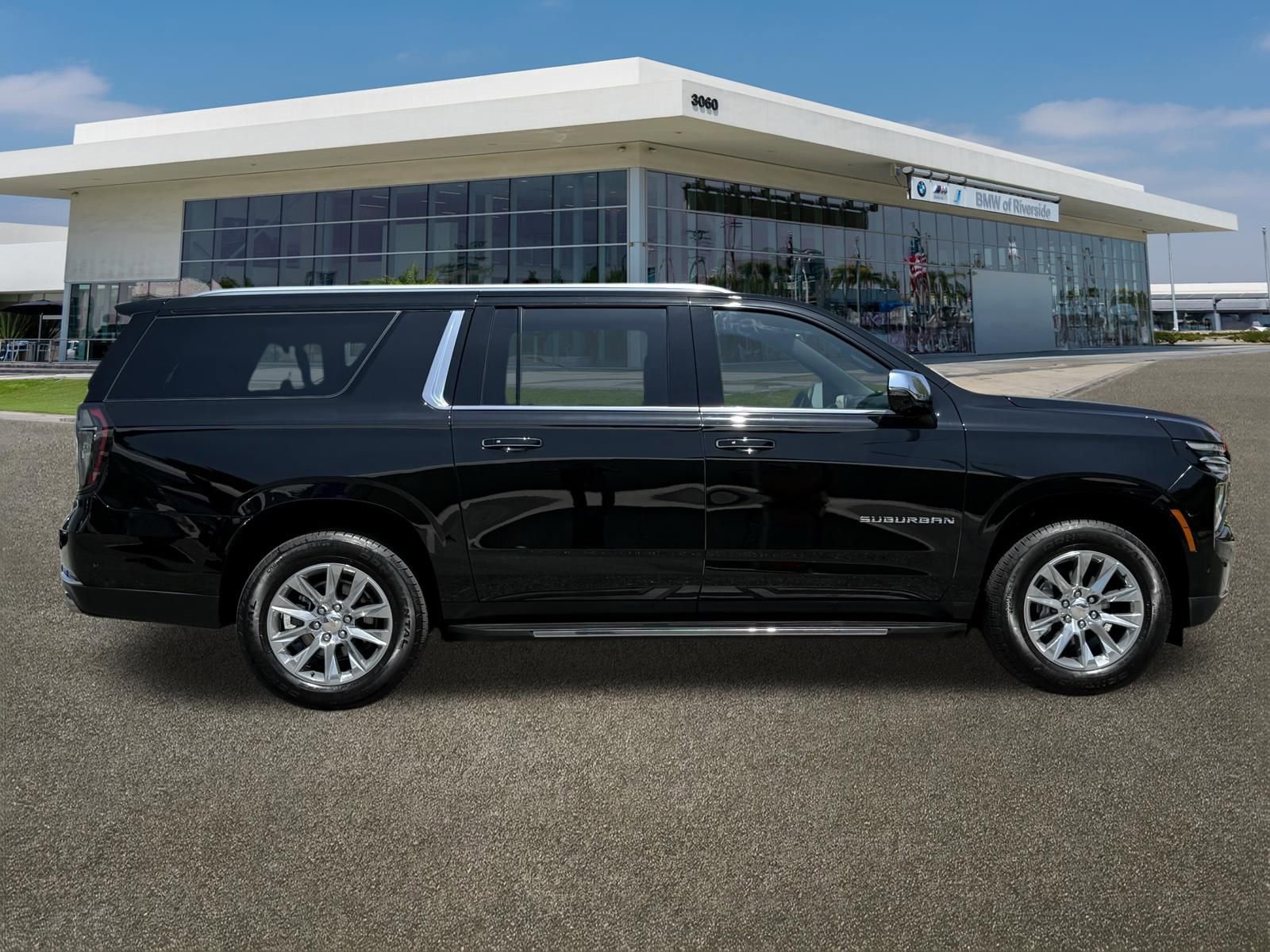 Used 2025 Chevrolet Suburban Premier RWD image 12