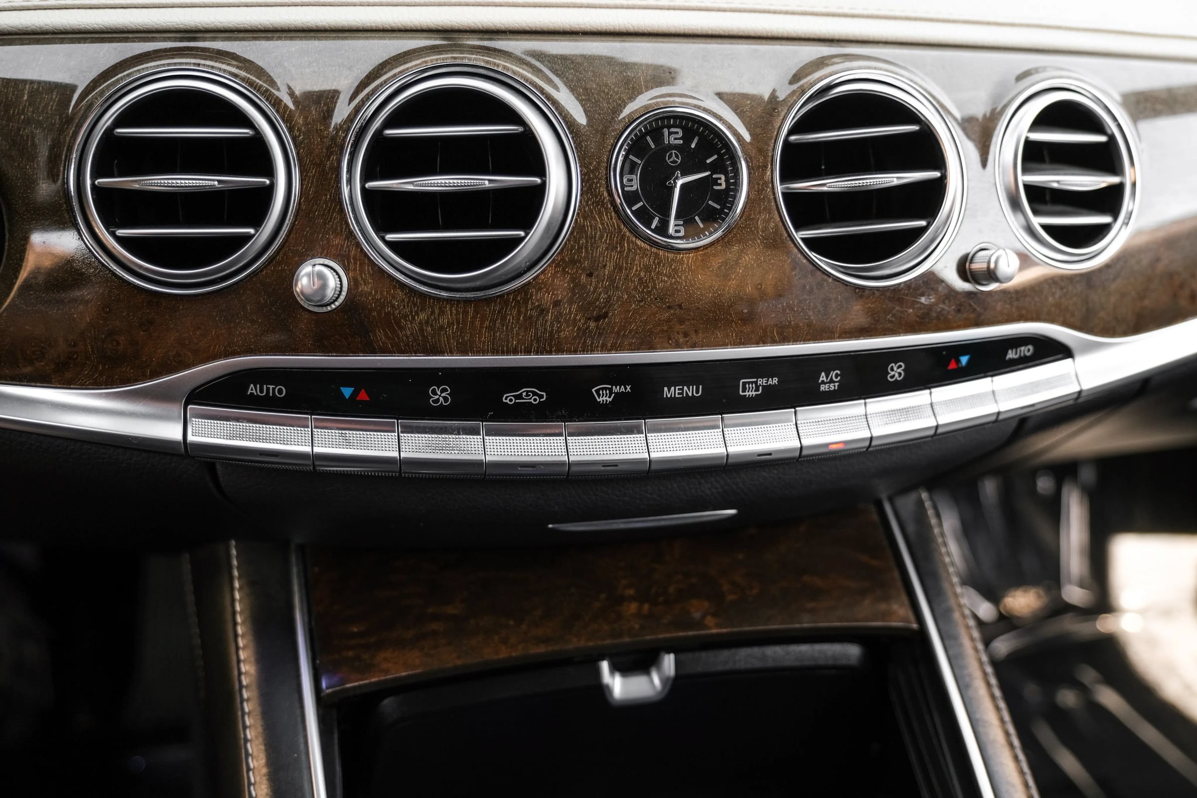Used 2015 Mercedes-Benz S 550 Sedan image 24