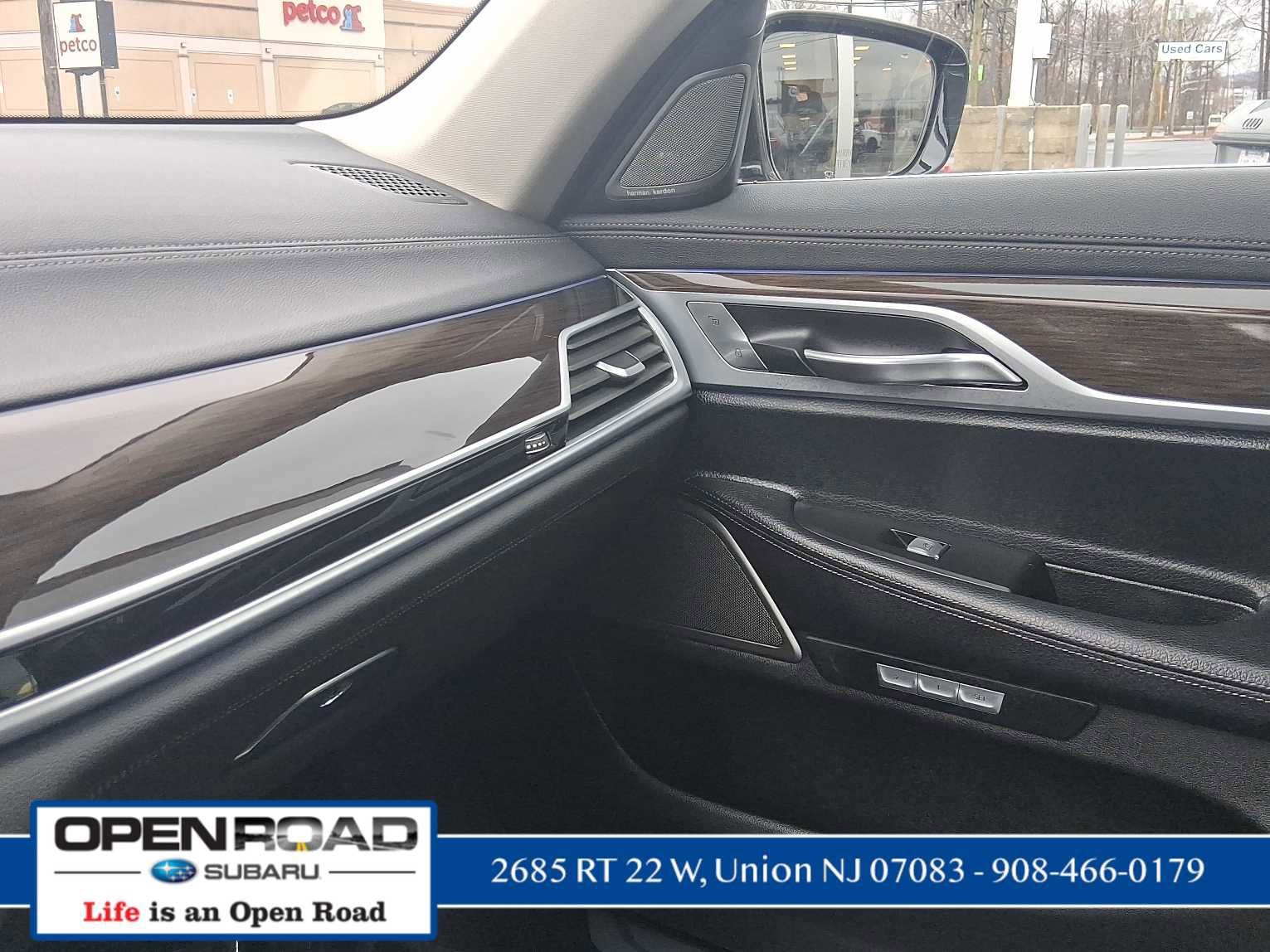 Used 2018 BMW 740i xDrive image 18