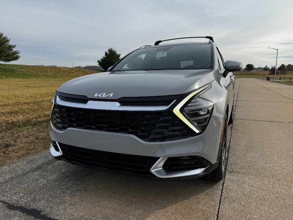 Used 2024 Kia Sportage SX image 3