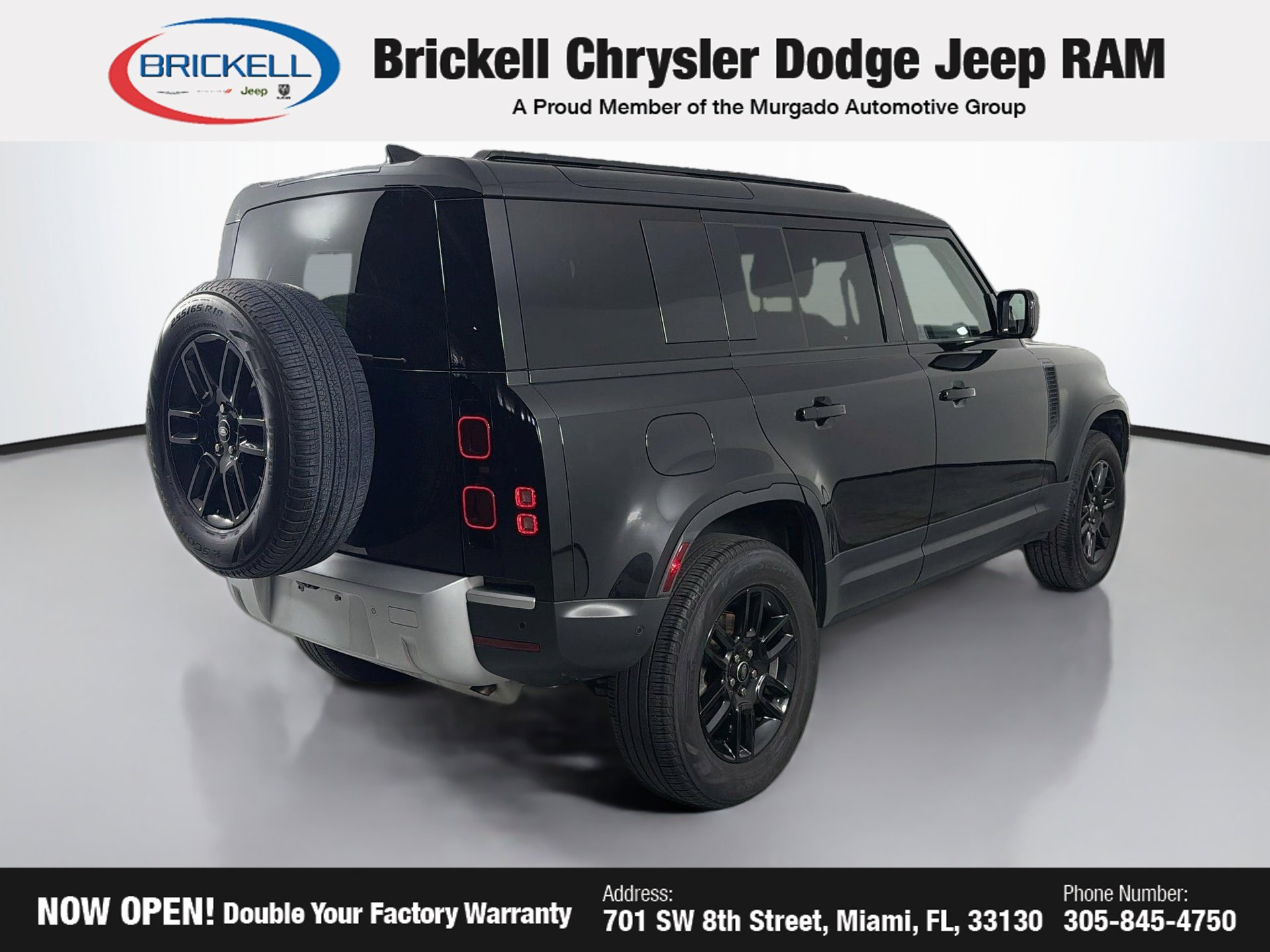Used 2025 Land Rover Defender 110 S AWD/4WD image 7