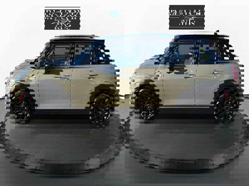 Used 2019 MINI Cooper 4-Door Hardtop w/ Signature Upholstery Package image 9