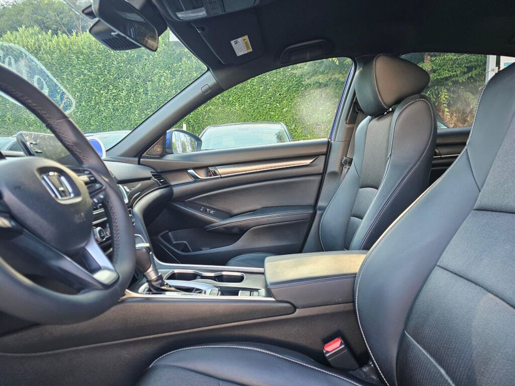 Used 2018 Honda Accord Sport image 23