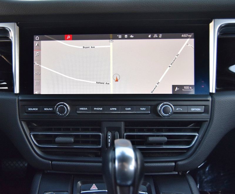 Used 2020 Porsche Macan image 23