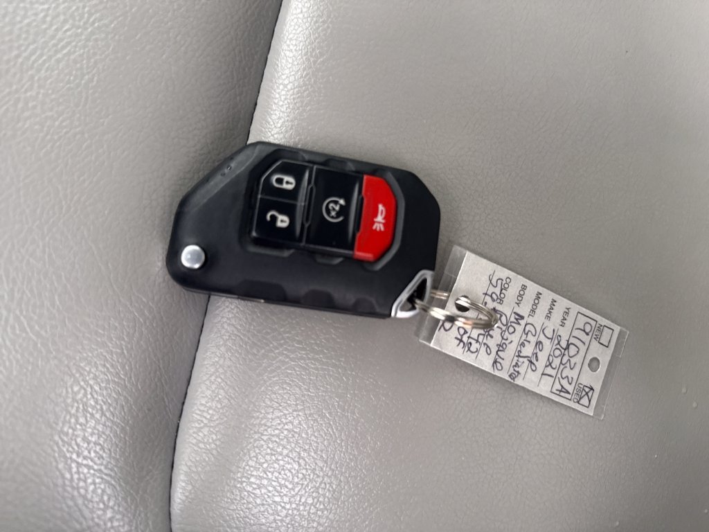 Used 2021 Jeep Gladiator Mojave AWD/4WD image 27