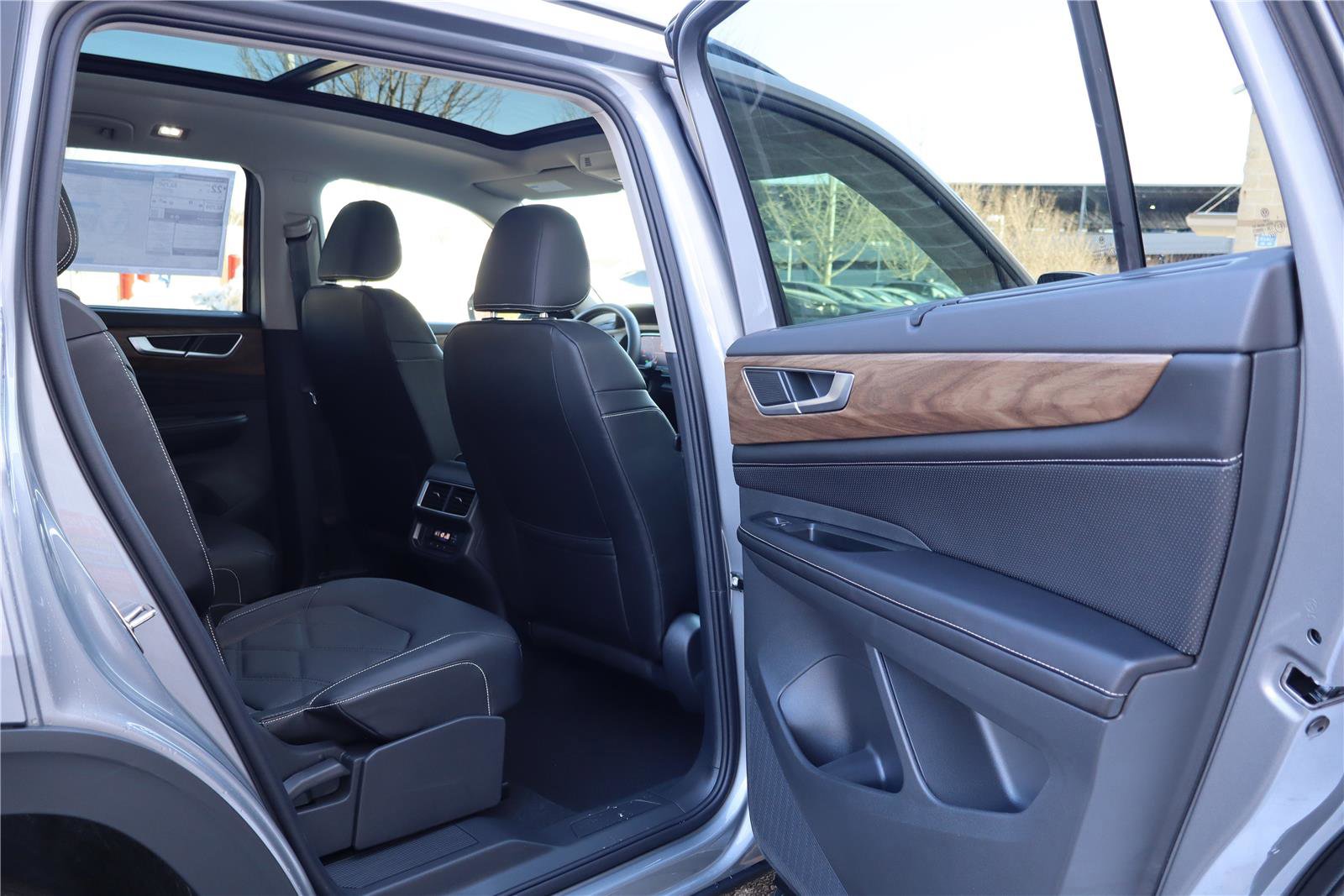 New 2026 Volkswagen Atlas SE image 29