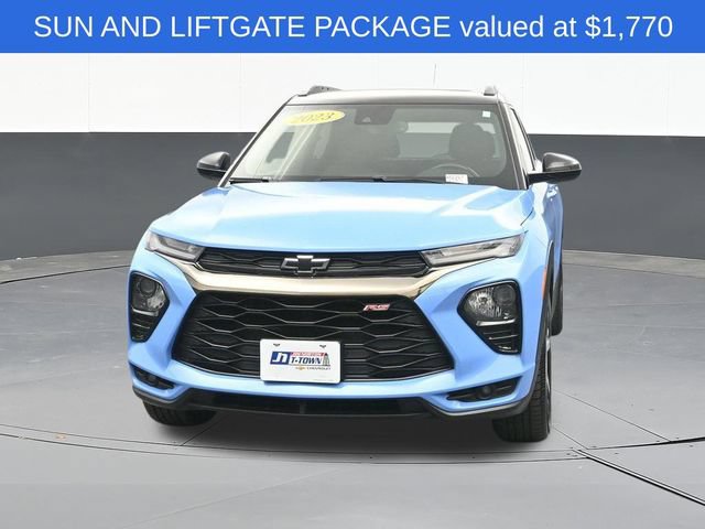 Used 2023 Chevrolet TrailBlazer RS w/ Sun and Liftgate Package FWD image 2