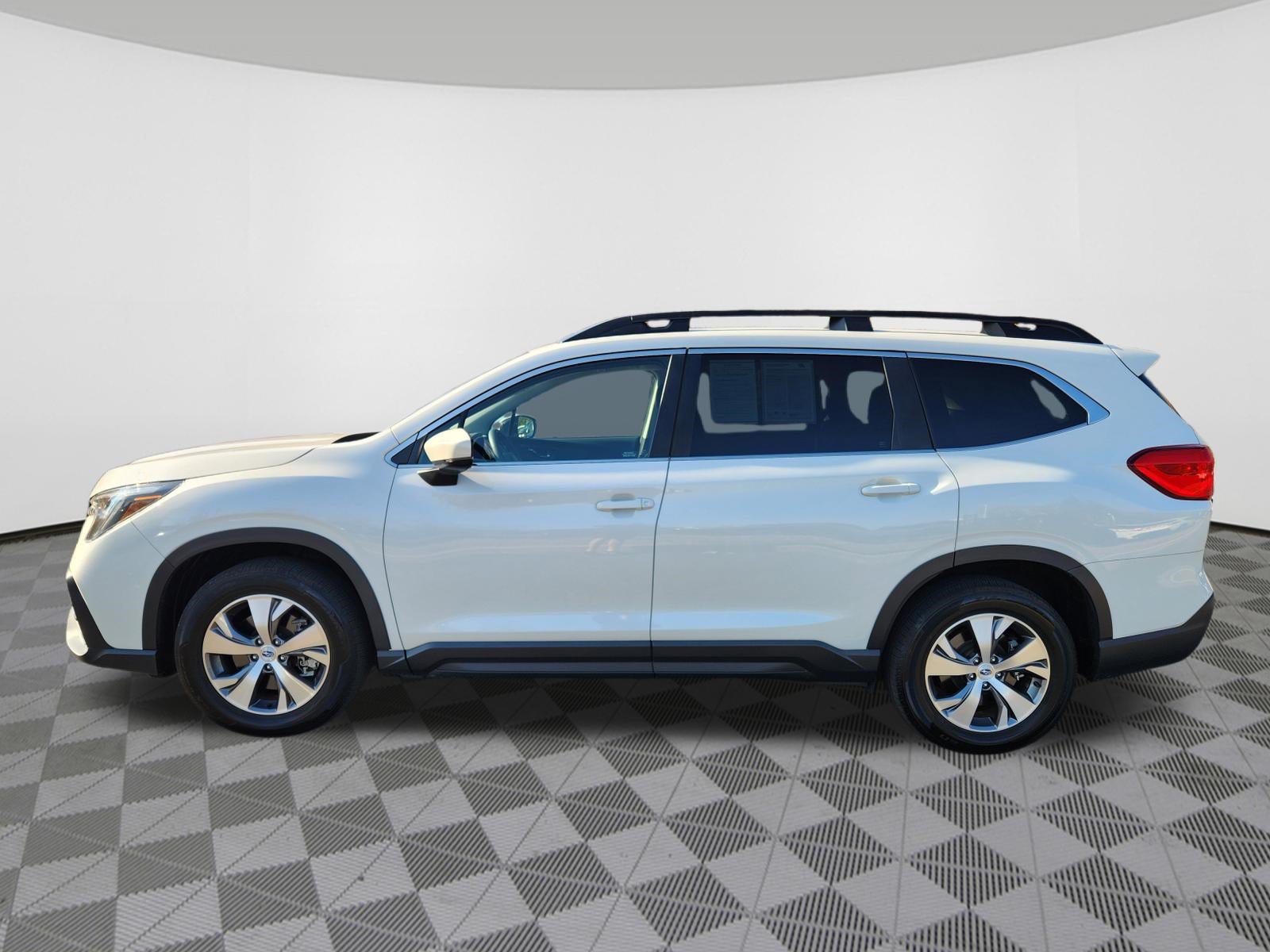 Certified 2024 Subaru Ascent Premium w/ Convenience Package AWD/4WD image 5