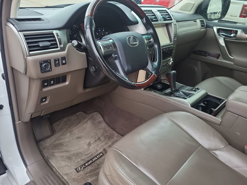 Used 2017 Lexus GX 460 Premium image 10