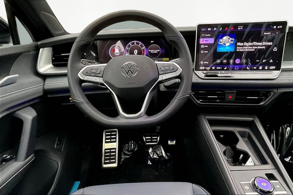 New 2026 Volkswagen Tiguan SE R-Line image 8