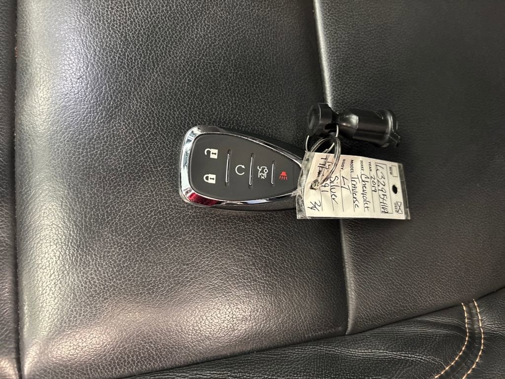 Used 2019 Chevrolet Traverse LT w/ LT Premium Package image 35