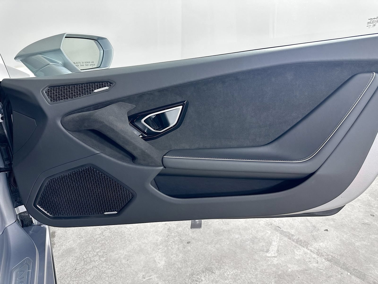 Used 2024 Lamborghini Huracan Tecnica RWD image 36
