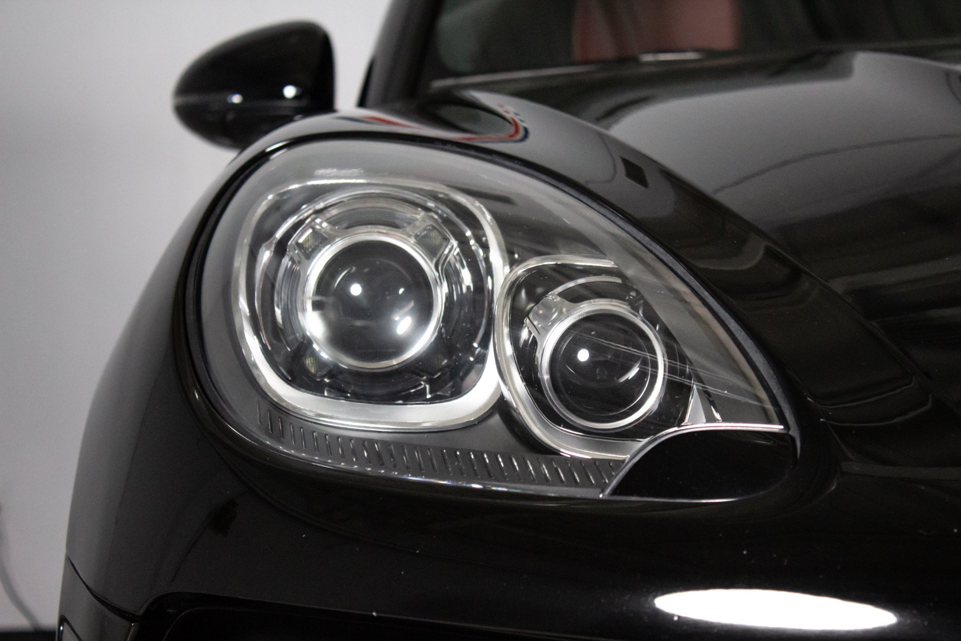 Used 2018 Porsche Macan Turbo AWD/4WD image 57