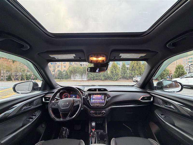 Used 2021 Chevrolet TrailBlazer RS w/ Sun and Liftgate Package image 25