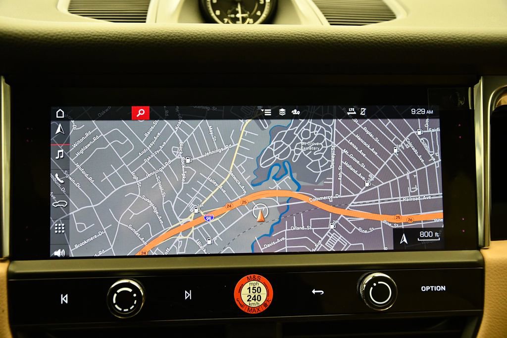 Used 2025 Porsche Macan image 27