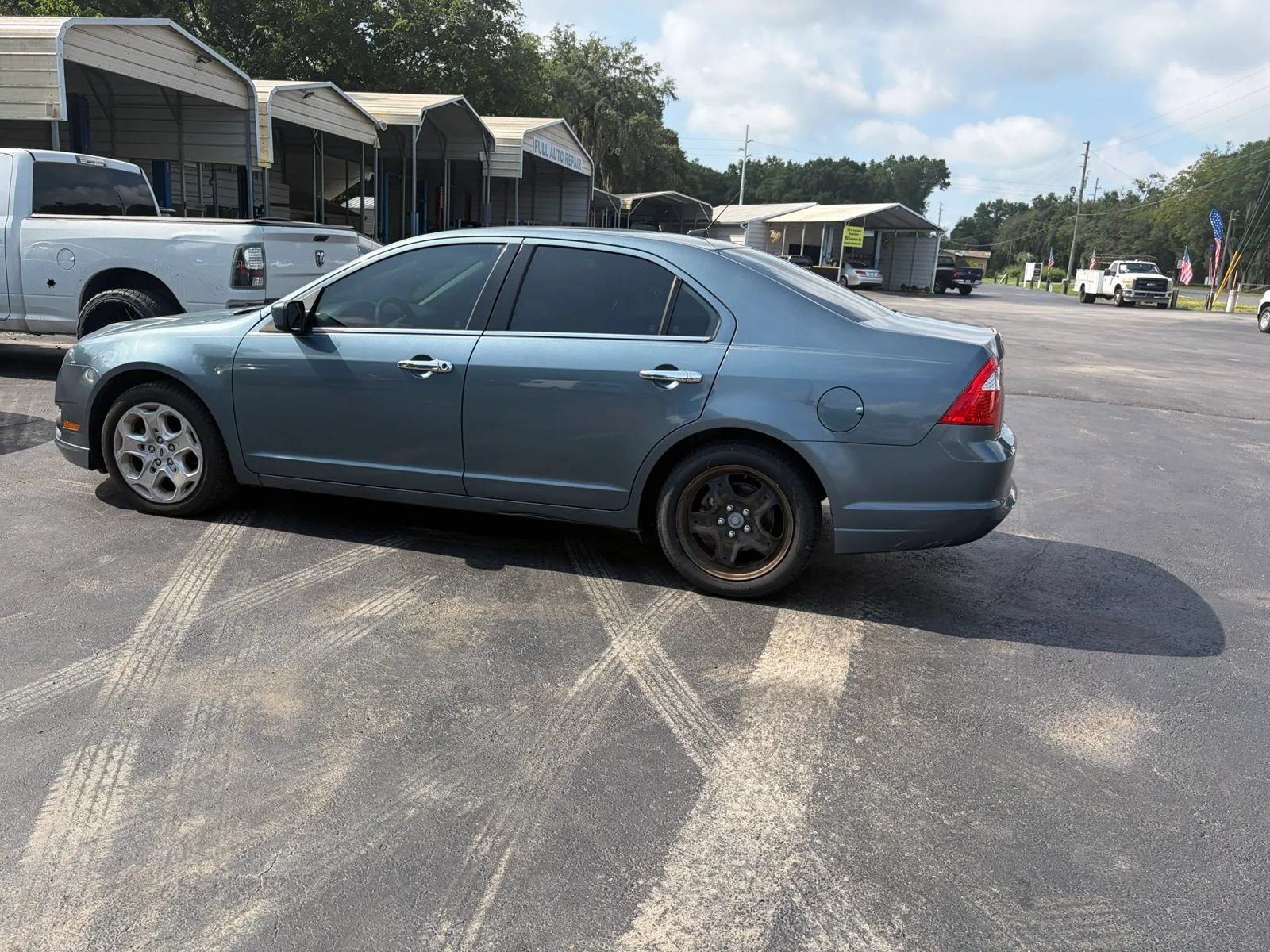 Used 2011 Ford Fusion SE FWD image 11