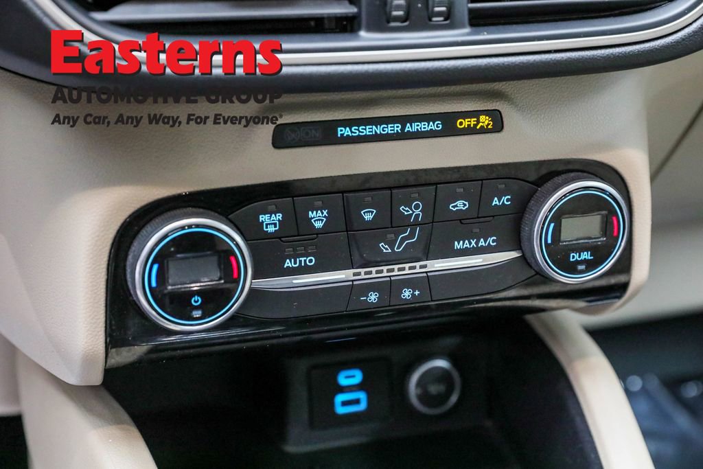 Used 2021 Ford Escape SE image 19