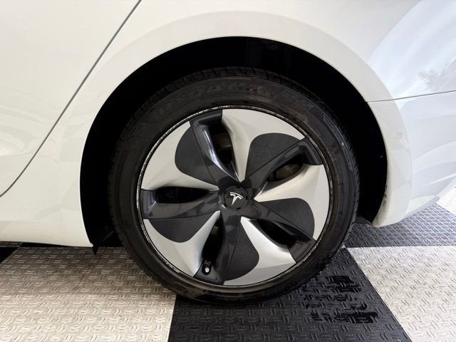 Used 2021 Tesla Model 3 Standard Range Plus RWD image 11