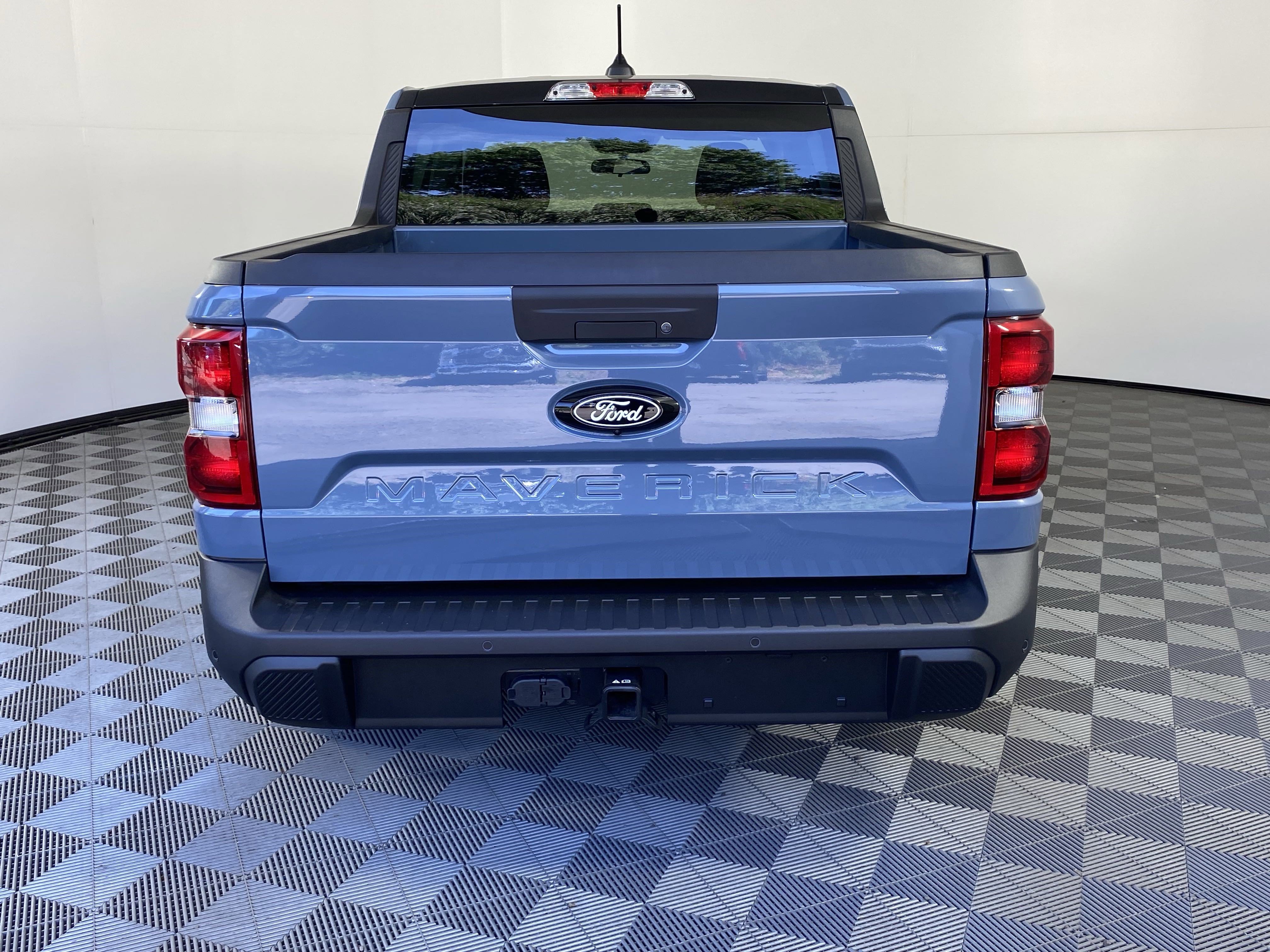New 2025 Ford Maverick XLT w/ XLT Luxury Package AWD/4WD image 4