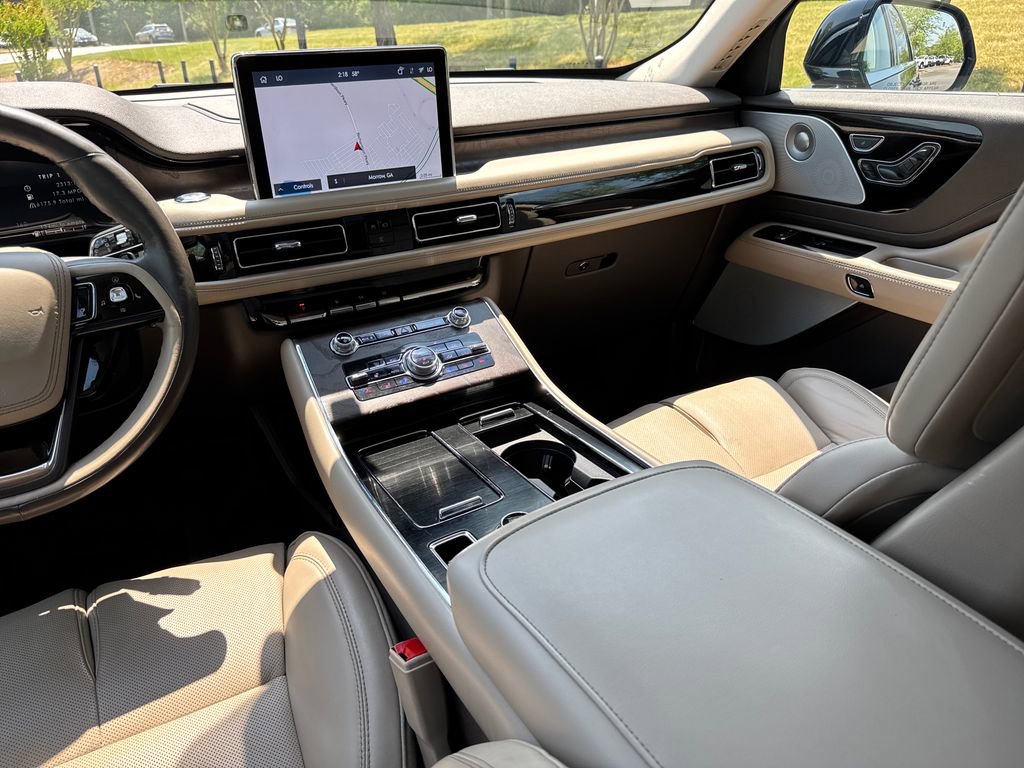 Used 2022 Lincoln Aviator Reserve w/ Equipment Group 201A AWD/4WD image 31