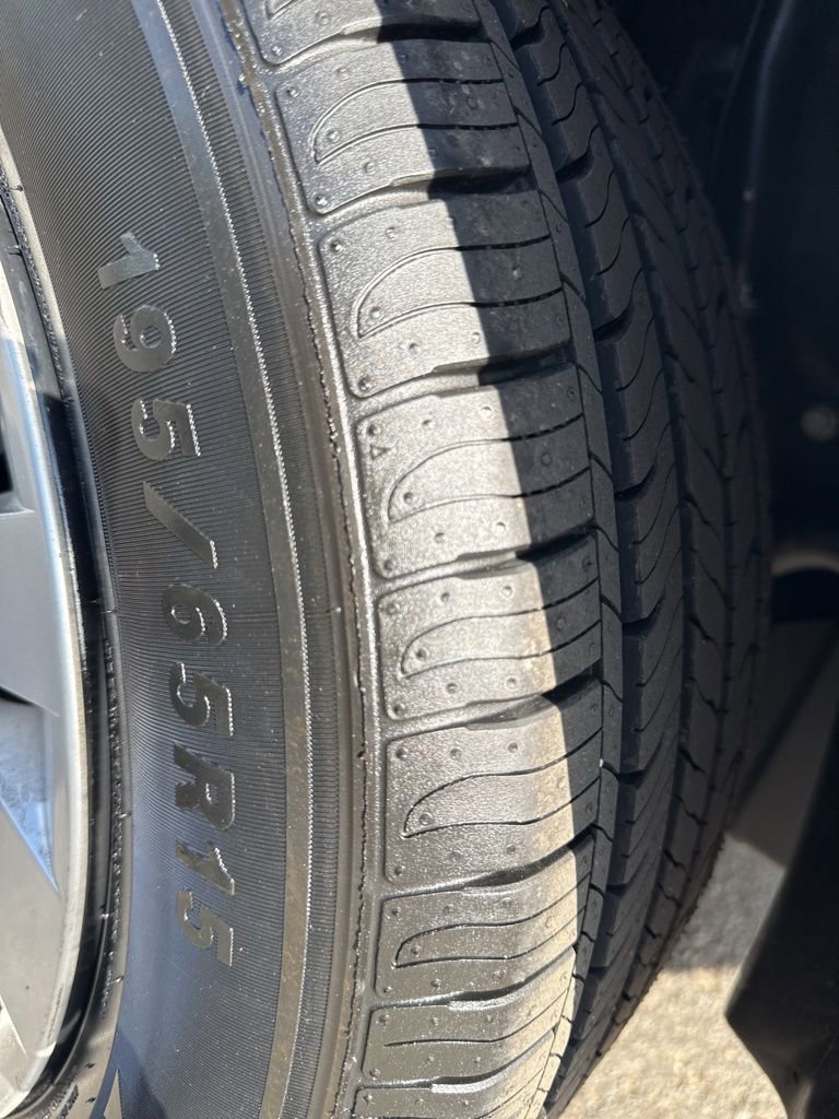 Used 2023 Nissan Versa S w/ Trunk Package image 25