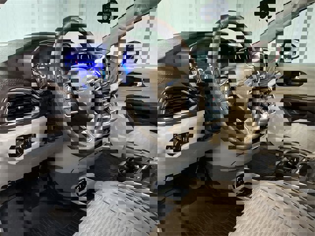 Used 2021 Chrysler Pacifica Touring image 10