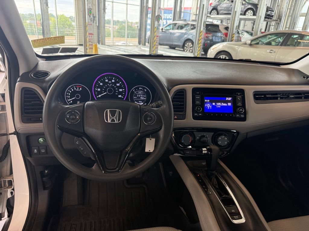 Used 2022 Honda HR-V LX image 9