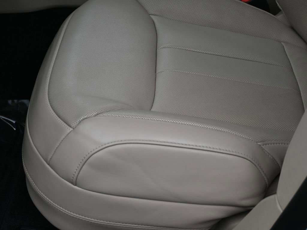 Used 2024 Land Rover Range Rover SE image 17