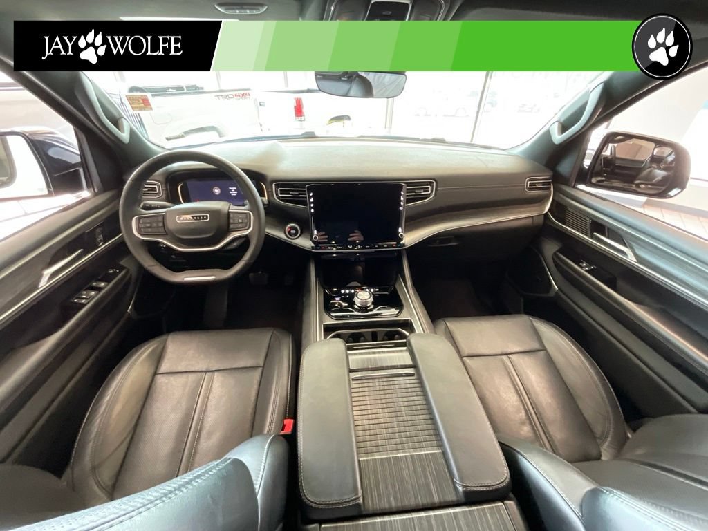 Used 2024 Jeep Wagoneer Series II AWD/4WD image 8