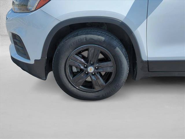 Used 2020 Chevrolet Trax LS w/ LPO, Protection Package FWD image 23