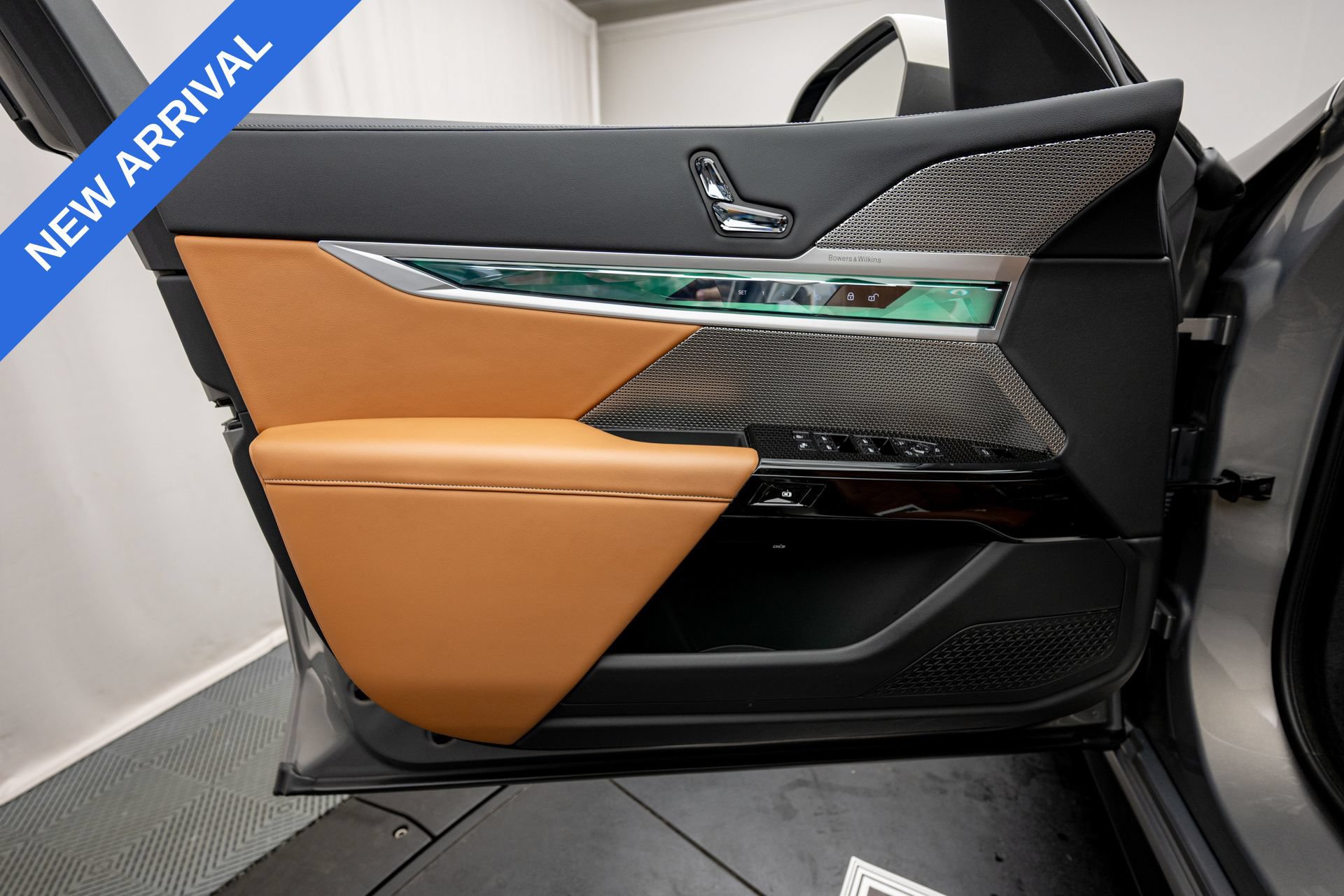Used 2023 BMW 740i RWD image 35
