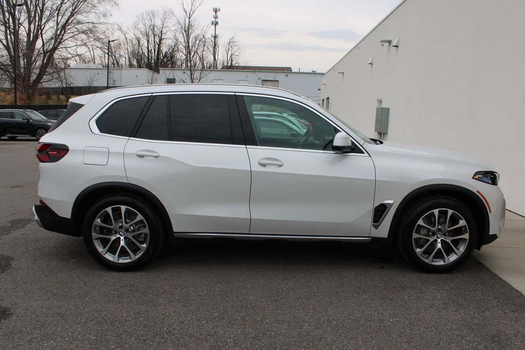 New 2026 BMW X5 xDrive50e image 30