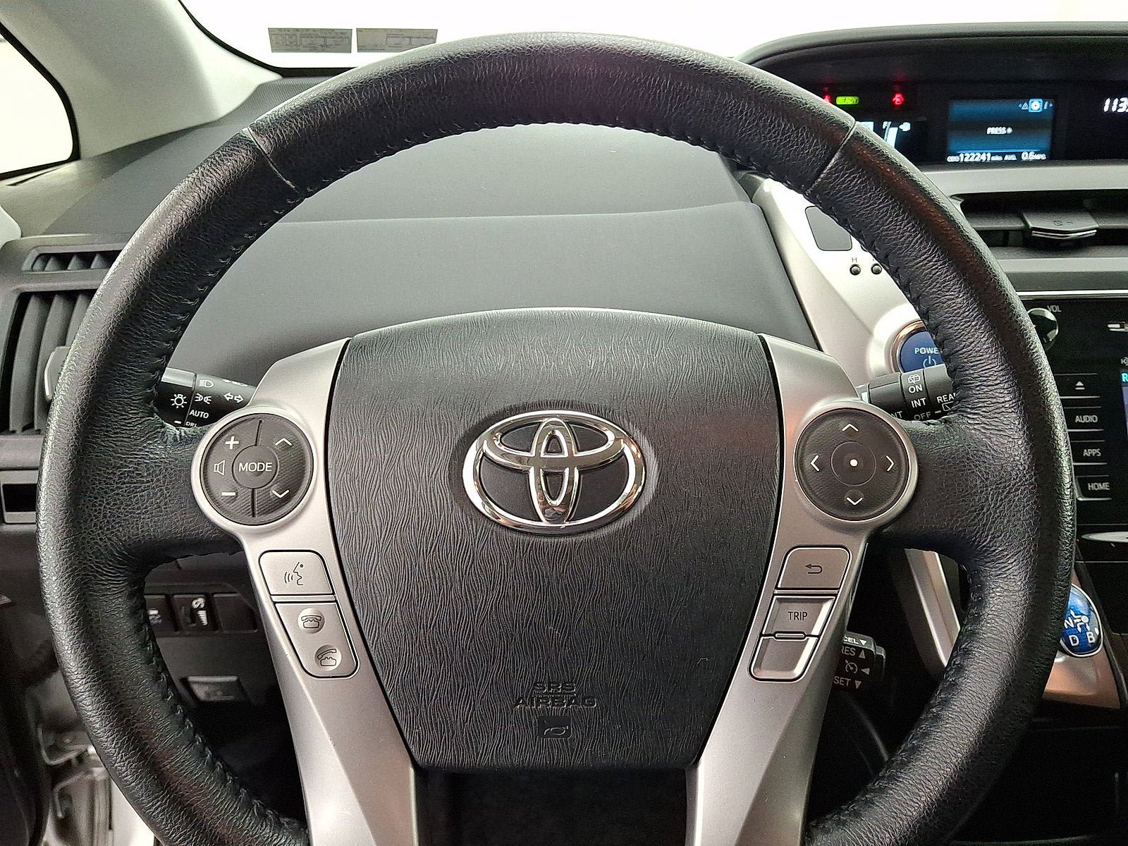 Used 2017 Toyota Prius V Four w/ Carpet Mat Package FWD image 8
