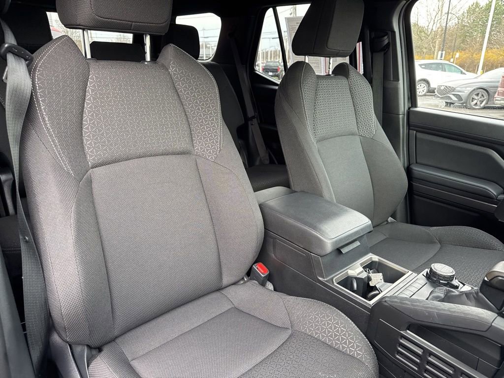 Certified 2025 Toyota 4Runner SR5 AWD/4WD image 25