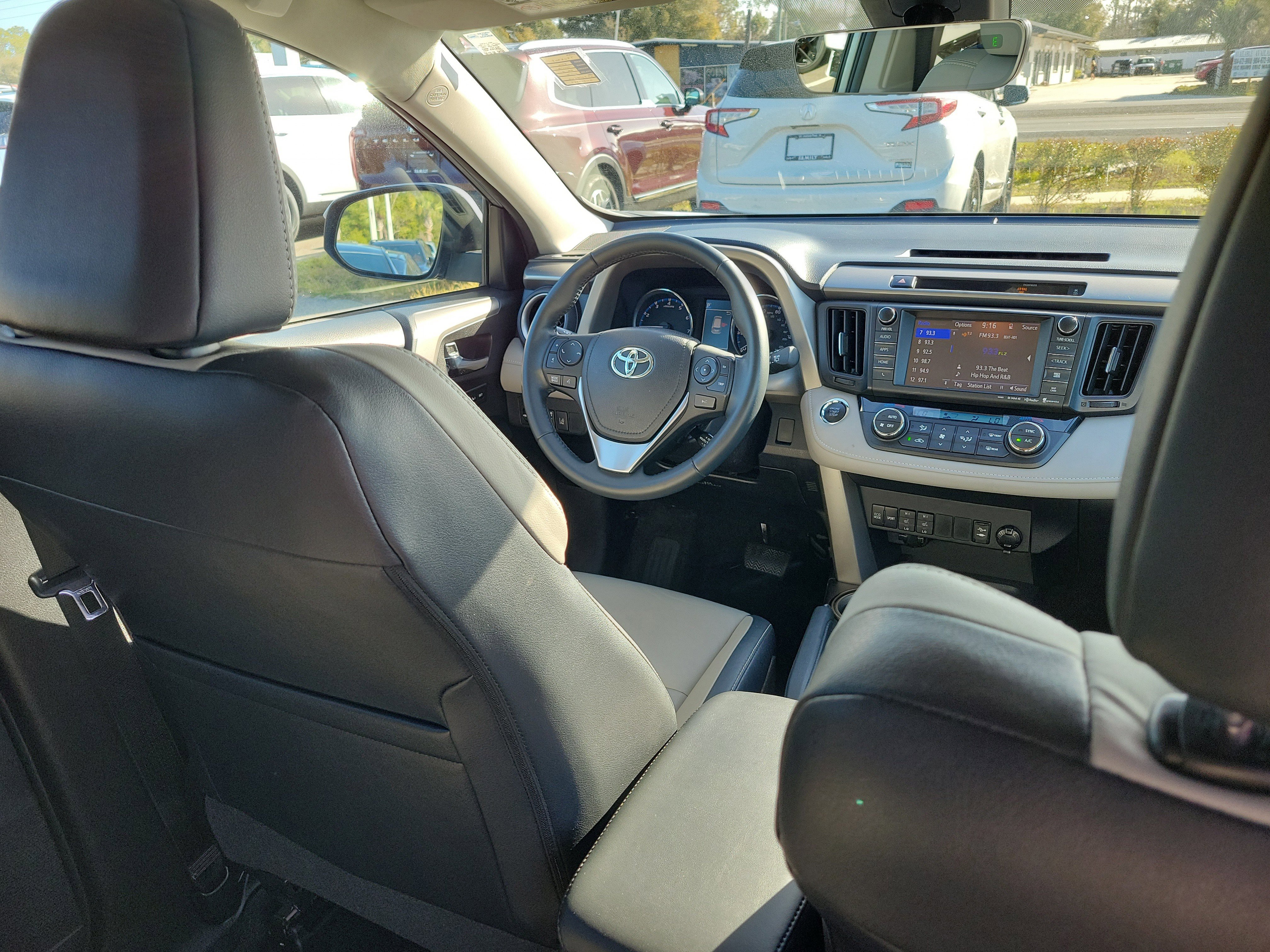 Used 2016 Toyota RAV4 Limited image 12