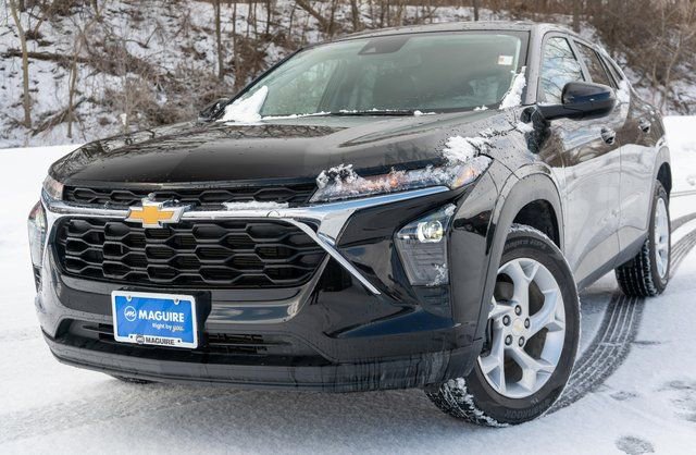 Used 2024 Chevrolet Trax LS w/ LS Convenience Package image 1