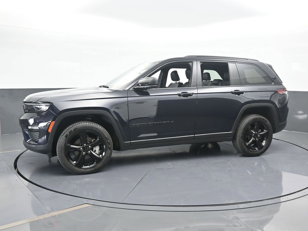 Used 2024 Jeep Grand Cherokee Limited w/ Black Appearance Package video 2