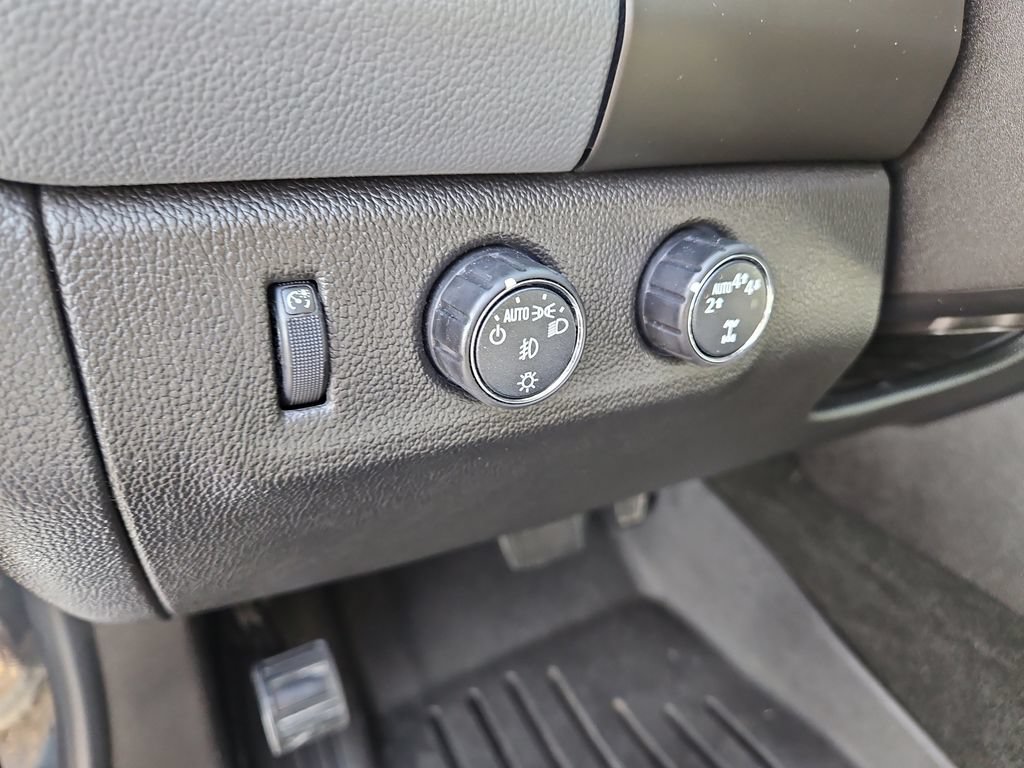 Used 2018 Chevrolet Colorado Z71 AWD/4WD image 24