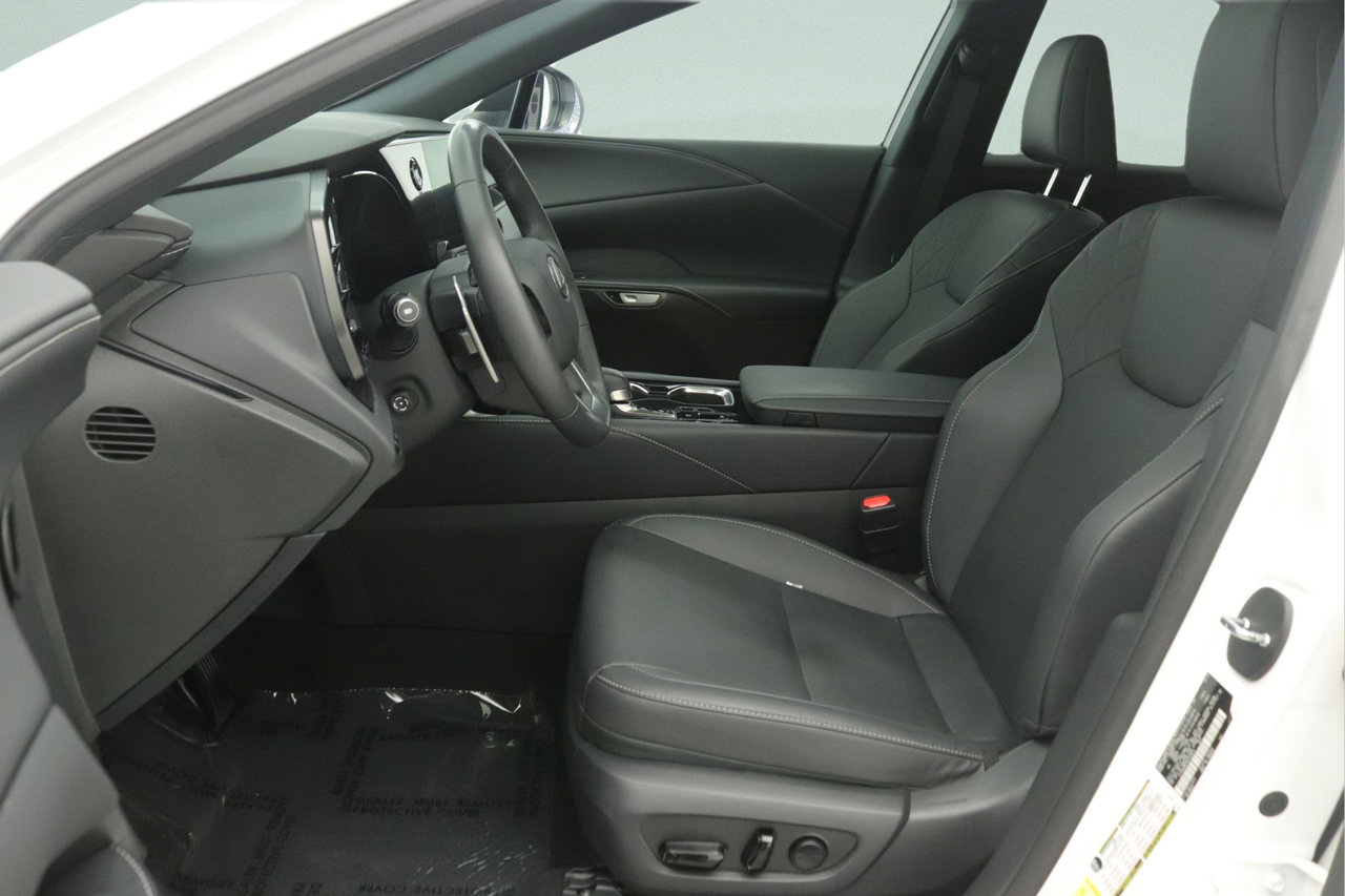Used 2024 Lexus RX 350 FWD w/ Technology Package image 30